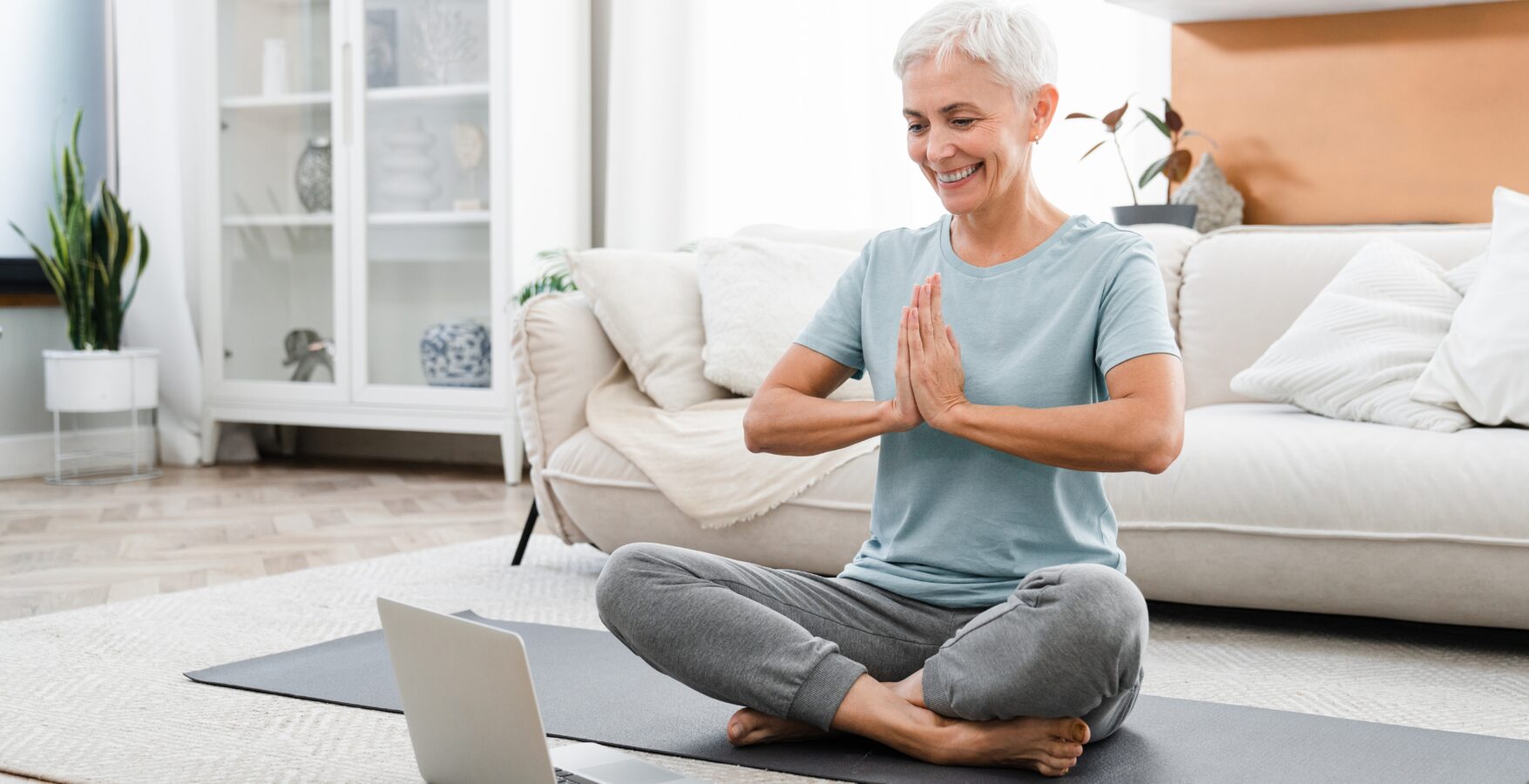 Healthy Habits for a Productive Morning Routine - Rethink Beautiful